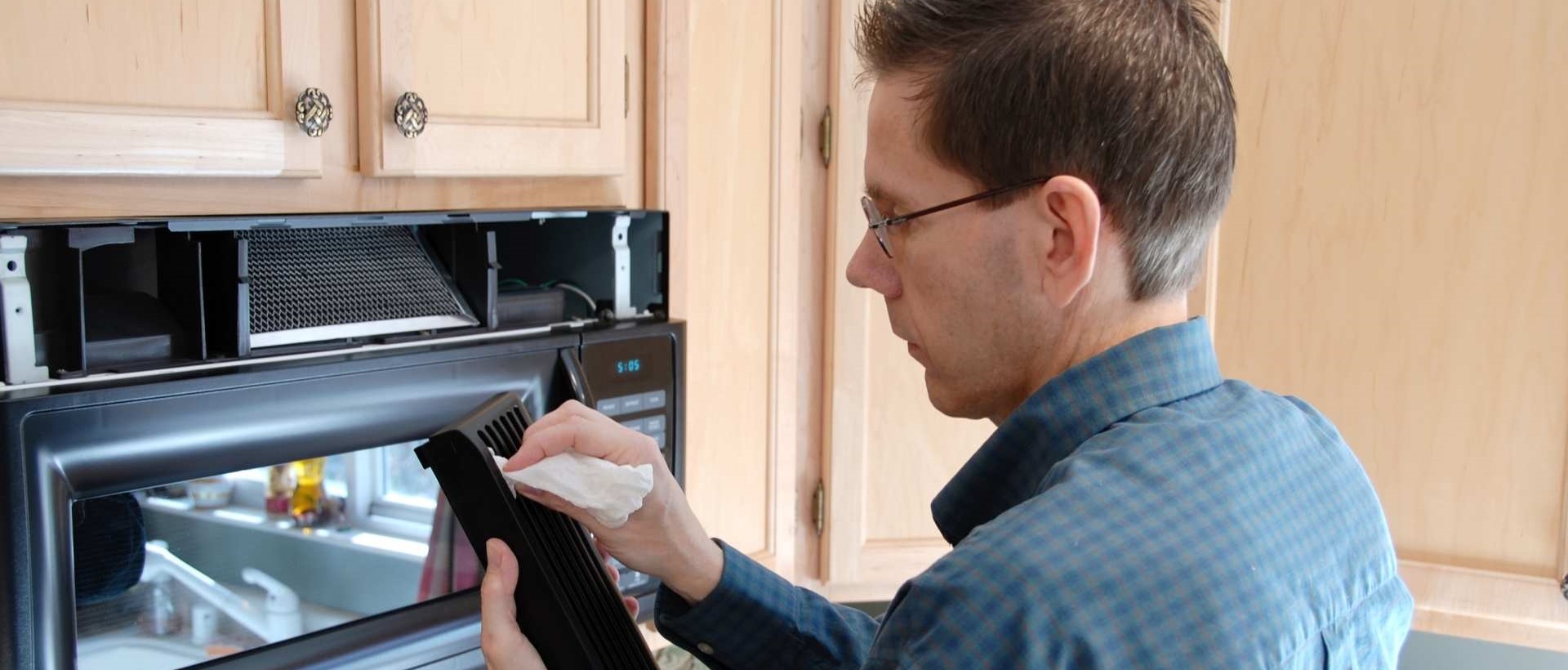 Kitchen fitters UB7